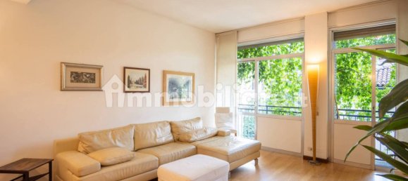Apartamento de 2 dormitorios en Milan, Italy No. 296780 2