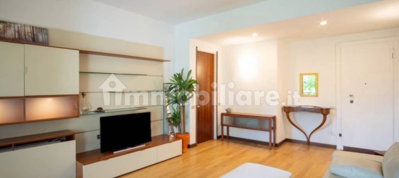 Apartamento de 2 dormitorios en Milan, Italy No. 296780 4
