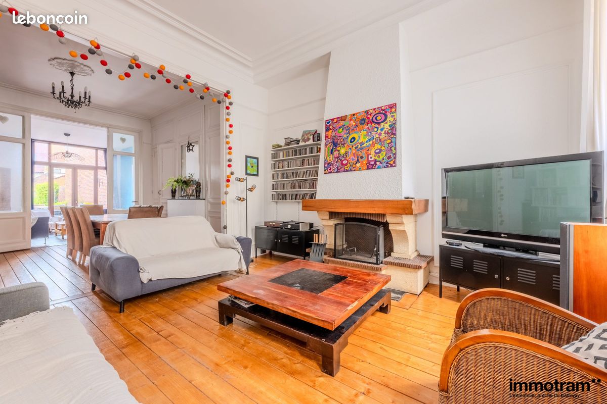 Casa de 6 dormitorios en Roubaix, France No. 256844