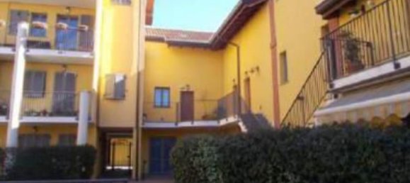 Квартира с 3 комнатами в Арезе, Италия № 156318 7