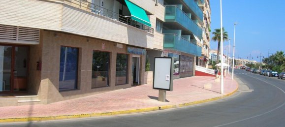170m² Commercial property in Torrevieja, Spain No. 13023 20
