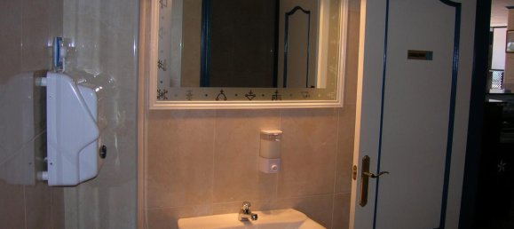 170m² Commercial property in Torrevieja, Spain No. 13023 29