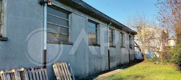 890m² Warehouse in Noventa Padovana, Italy No. 309460 8