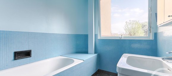 2 bedrooms Apartment in Paris, France No. 172892 8