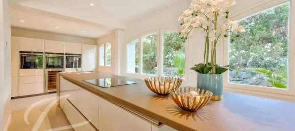 5 bedrooms Villa in Mougins, France No. 346904 10