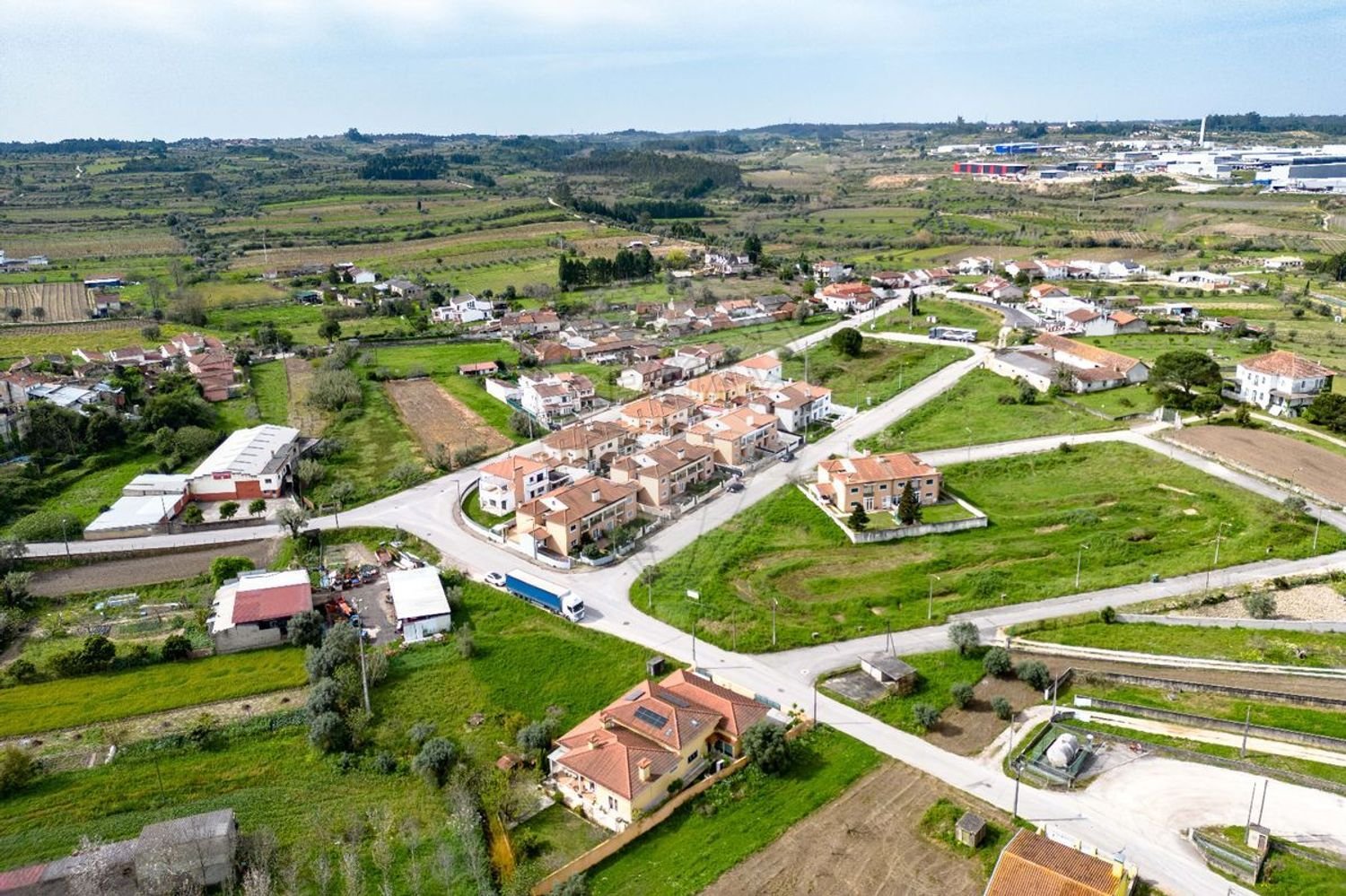 379m² Land in Casal Comba, Portugal No. 83453