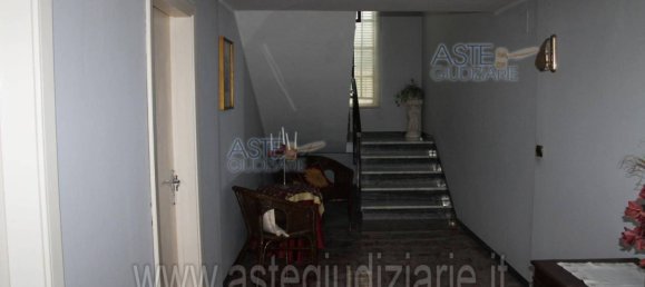 5 rooms Apartment in Atri, Italy No. 98370 5