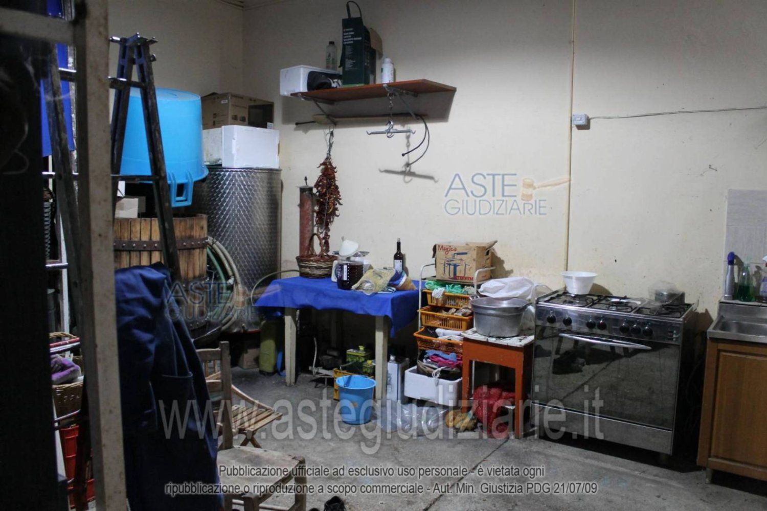 5 rooms Apartment in Atri, Italy No. 98370