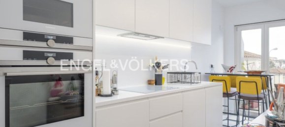 3 bedrooms Apartment in Lisbon, Portugal No. 93793 12