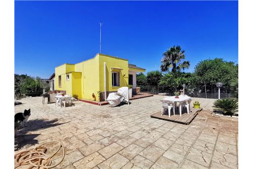 2 bedrooms House in San Pietro Vernotico, Italy No. 280081