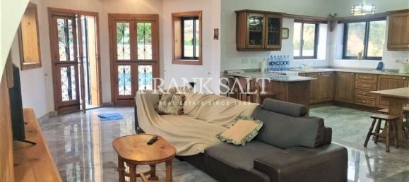 3 bedrooms Villa in Iklin, Malta No. 4790 6