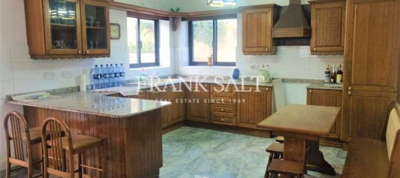 3 bedrooms Villa in Iklin, Malta No. 4790 8