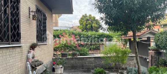 4 bedrooms Villa in Rome, Italy No. 323999 17