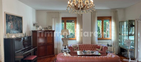 4 bedrooms Villa in Rome, Italy No. 323999 2