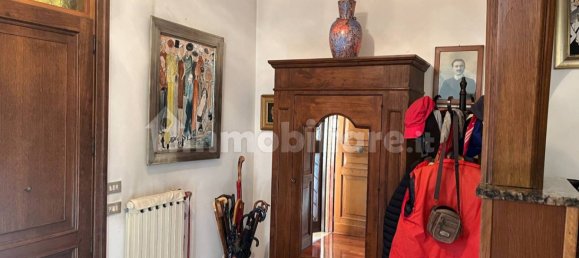 4 bedrooms Villa in Rome, Italy No. 323999 10