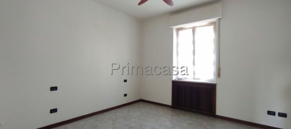 5 bedrooms Apartment in Castel d'Azzano, Italy No. 365992 16