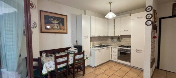 3 rooms Apartment in Florence, Italy No. 159725 6