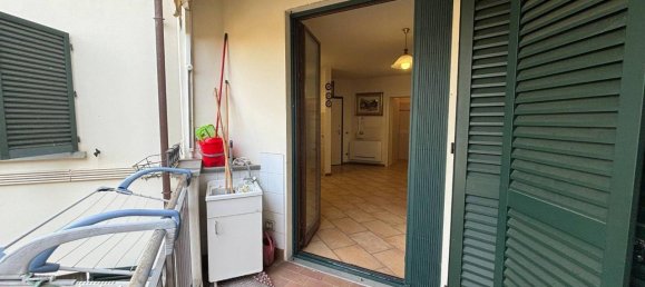 3 rooms Apartment in Florence, Italy No. 159725 9