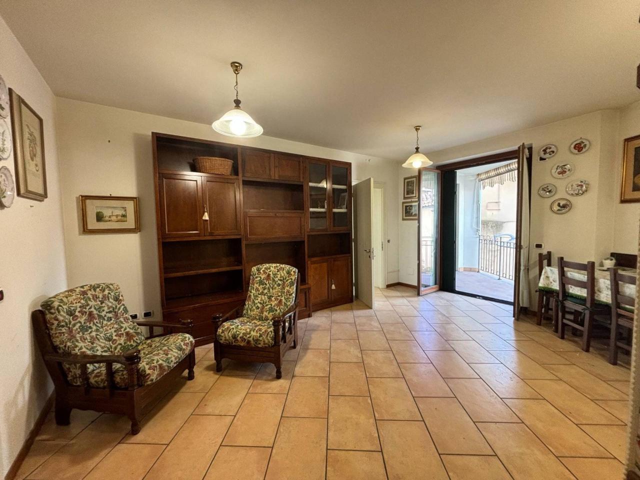 3 rooms Apartment in Florence, Italy No. 159725