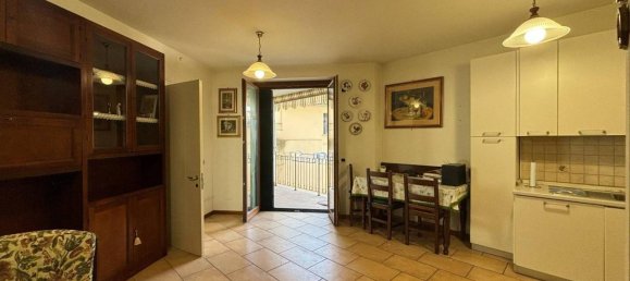 3 rooms Apartment in Florence, Italy No. 159725 5