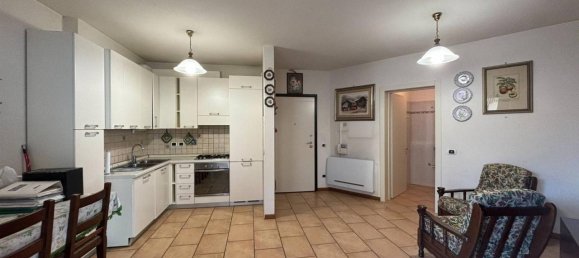 3 rooms Apartment in Florence, Italy No. 159725 3