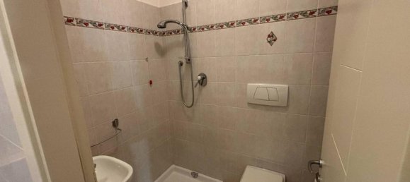 3 rooms Apartment in Florence, Italy No. 159725 12