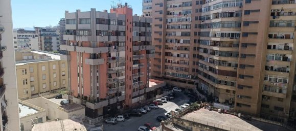 9 rooms Apartment in Palermo, Italy No. 21256 21