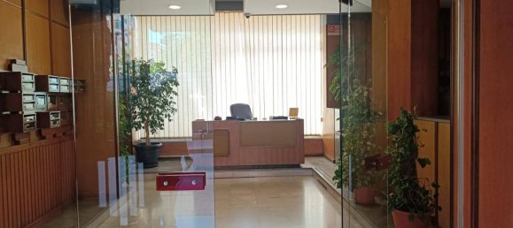 9 rooms Apartment in Palermo, Italy No. 21256 4