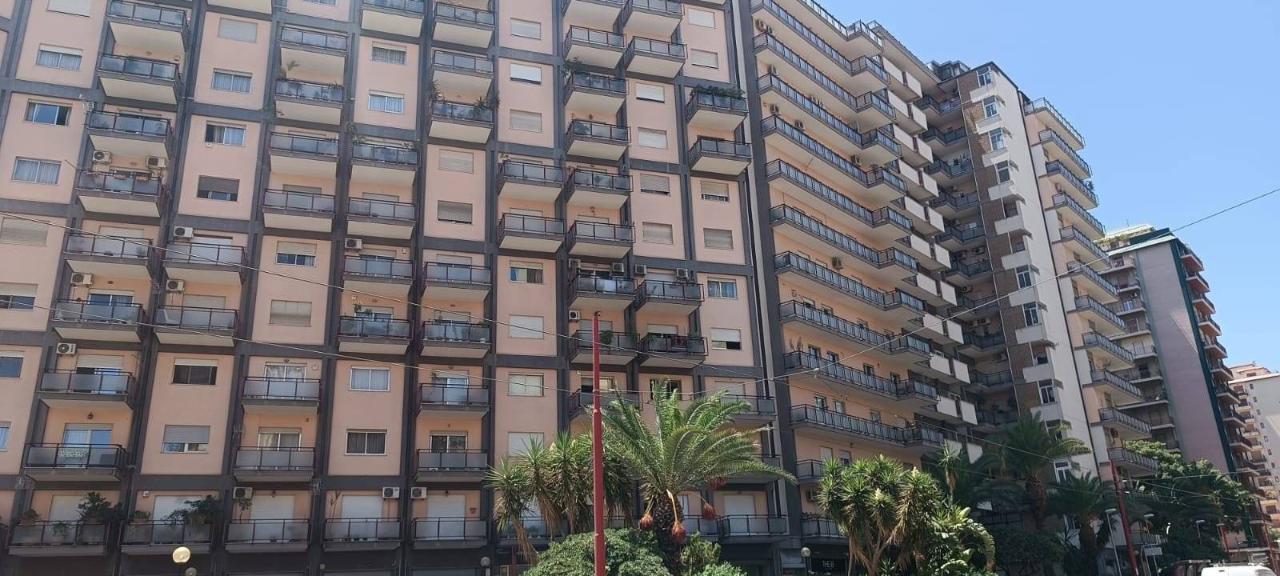 9 rooms Apartment in Palermo, Italy No. 21256