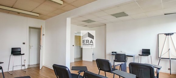 7 rooms Office in Paris, France No. 141104 2