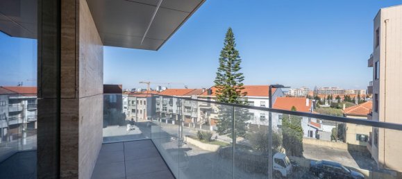 3 bedrooms Condo in Porto, Portugal No. 6839 4