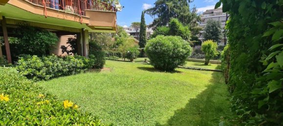 8 rooms Apartment in Rome, Italy No. 174011 3