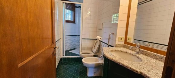 8 rooms Apartment in Rome, Italy No. 174011 25