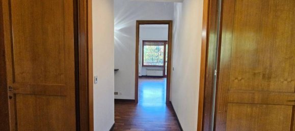 8 rooms Apartment in Rome, Italy No. 174011 22