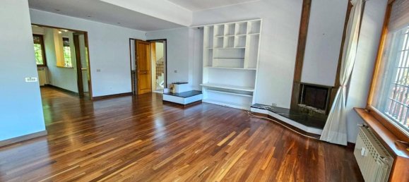 8 rooms Apartment in Rome, Italy No. 174011 16