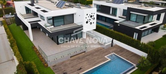 4 bedrooms Villa in Quarteira, Portugal No. 132562 2