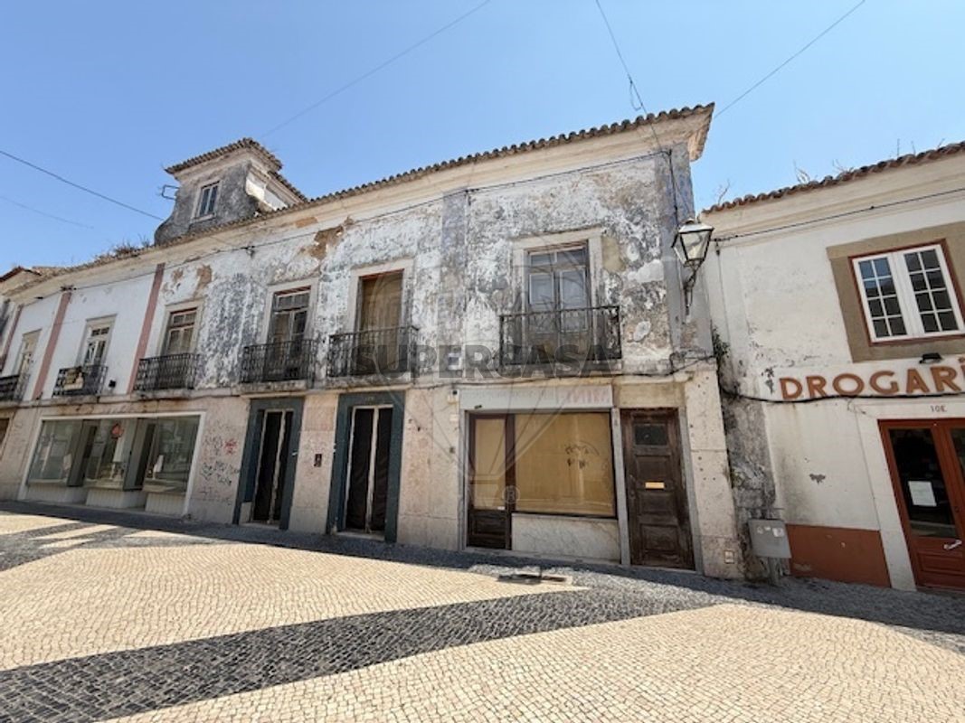 517m² Building in Torres Vedras, Portugal No. 322902