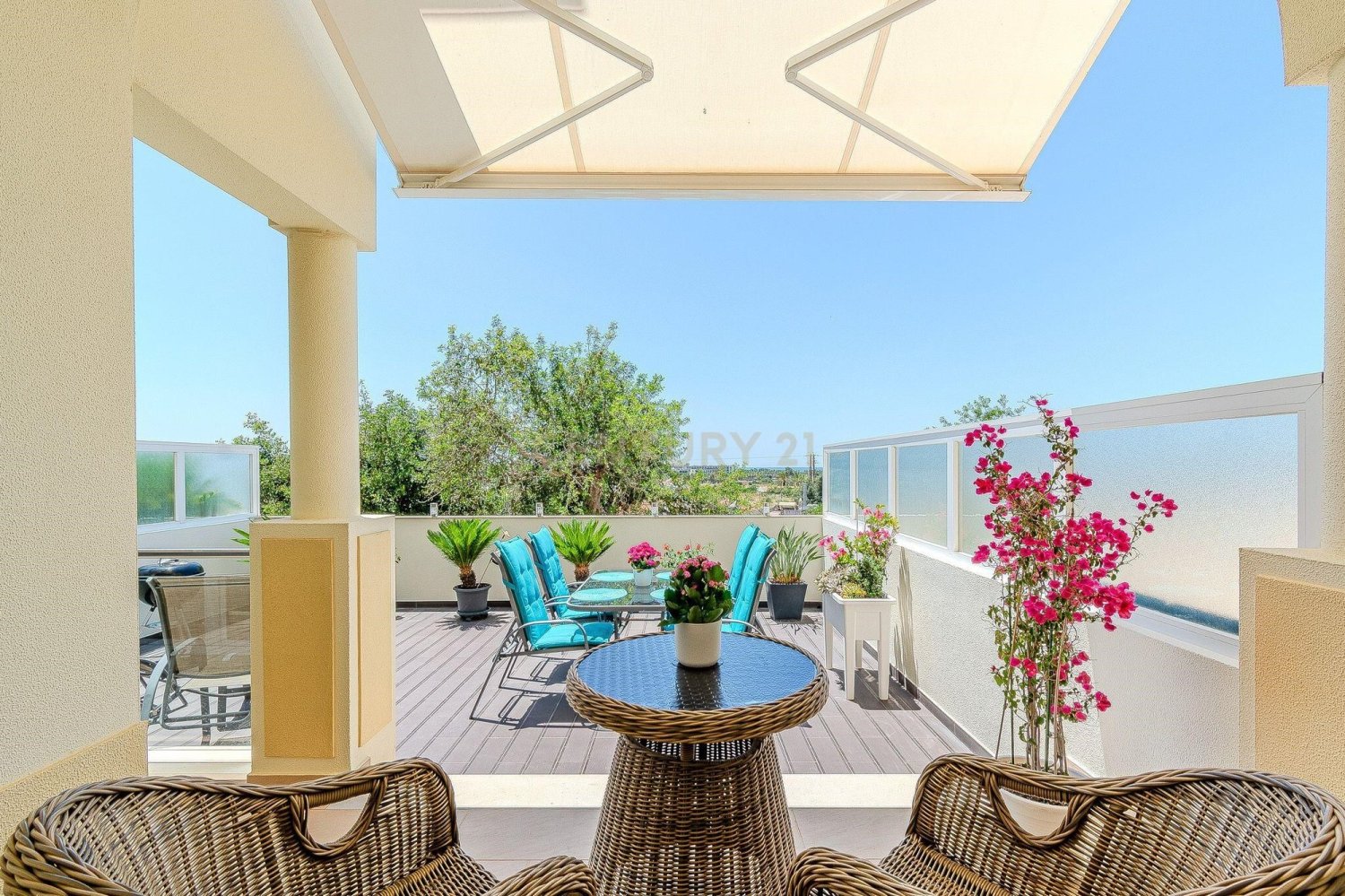 3 bedrooms Townhouse in Guia, Portugal No. 233602