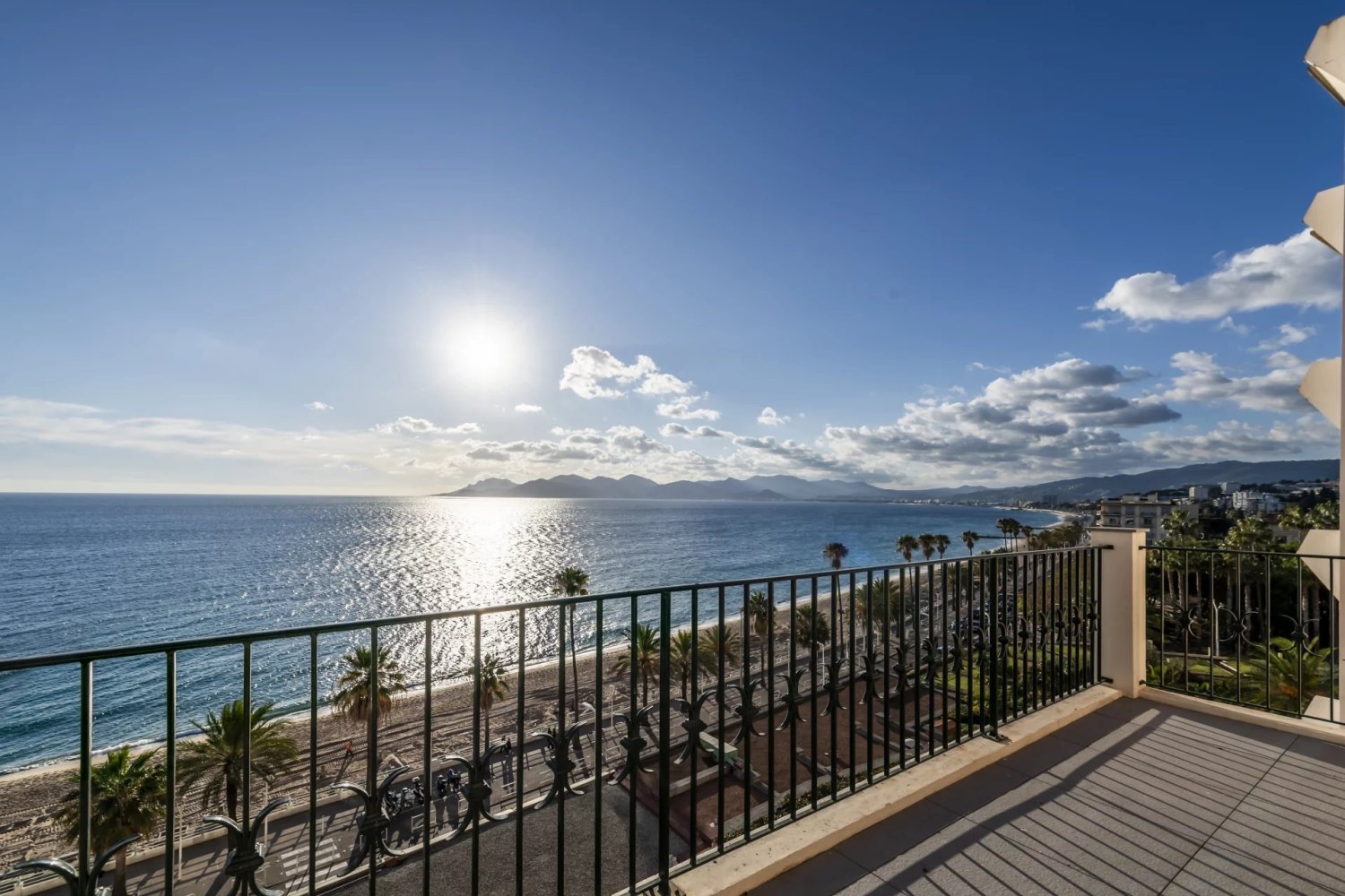 Apartamento de 3 dormitorios en Cannes, France No. 38186