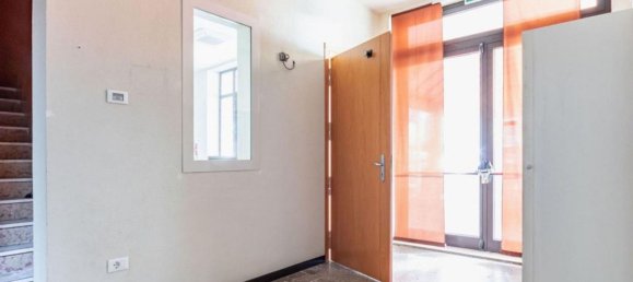 3 bedrooms House in Ravenna, Italy No. 372474 12