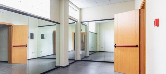 3 bedrooms House in Ravenna, Italy No. 372474 4