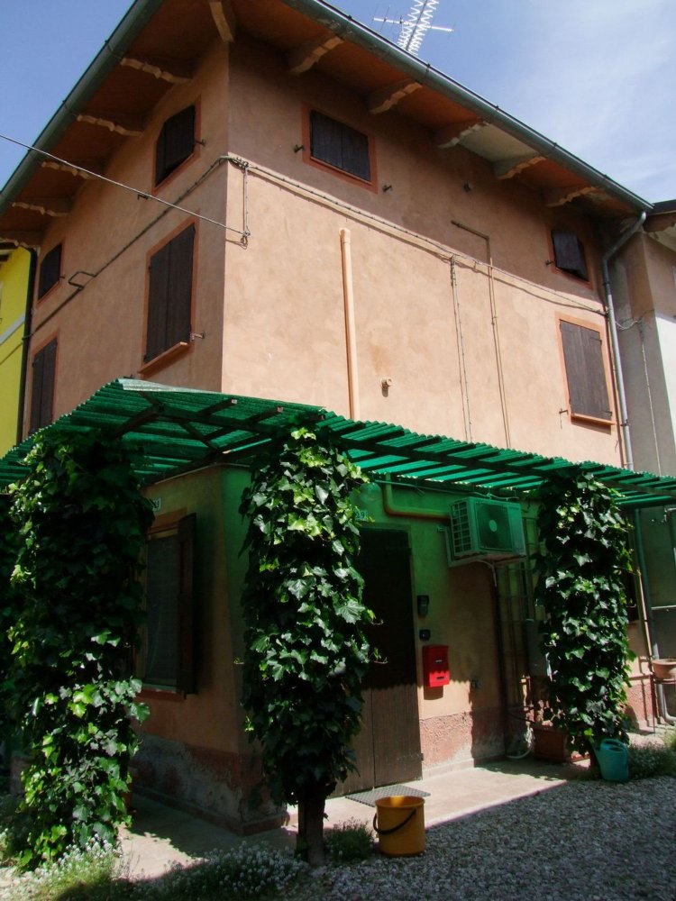 Дом с 4 комнатами в Бомпорто, Италия № 80267