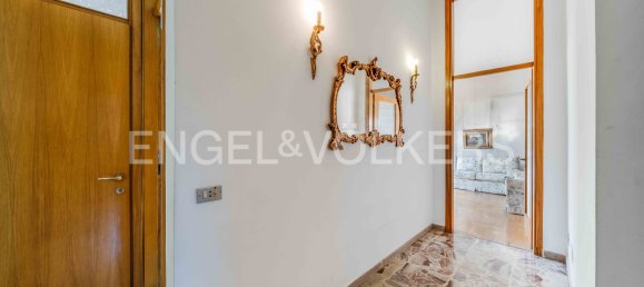 6 bedrooms House in Gallarate, Italy No. 132342 5