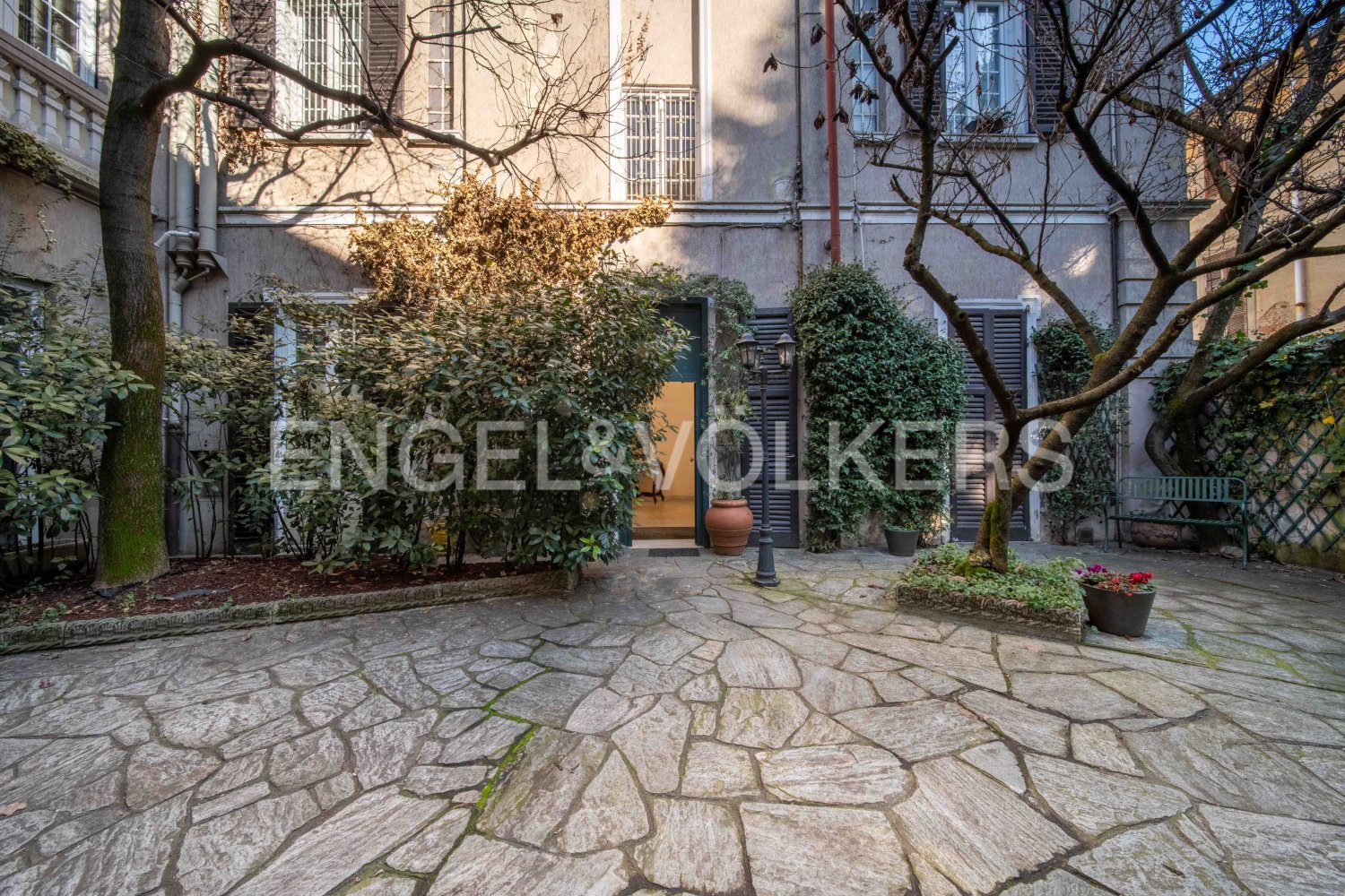 6 bedrooms House in Gallarate, Italy No. 132342