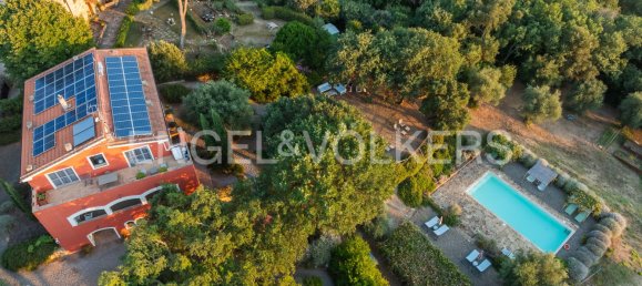 11 bedrooms Villa in Scarlino, Italy No. 131326 2