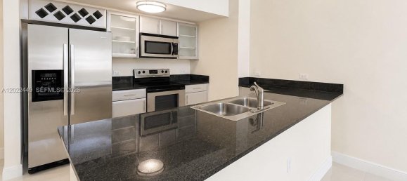 2 dormitorios dúplex en venta en Miami, Miami-Dade, Florida, USA № 615060 16
