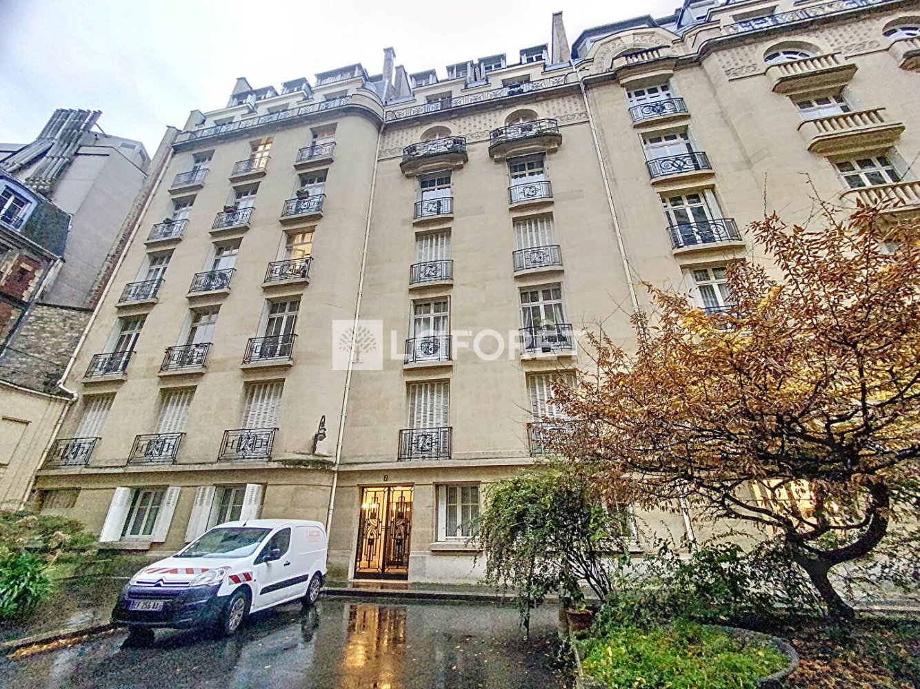 1 bedroom Apartment in Paris, France No. 135022