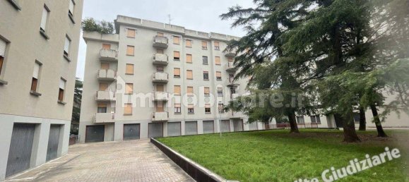 4 rooms Apartment in Reggio Emilia, Italy No. 330537 6