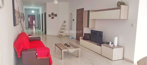 3 chambres Appartement à Mqabba, Malta No. 8107 2