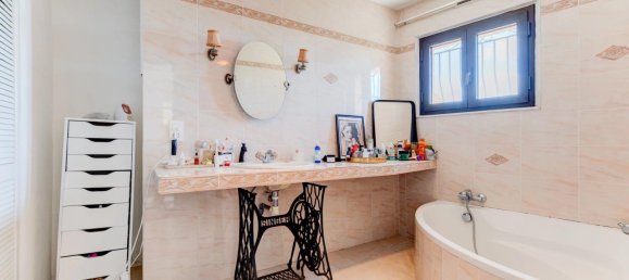 5 bedrooms Villa in Alpes-Maritimes, France No. 331711 10